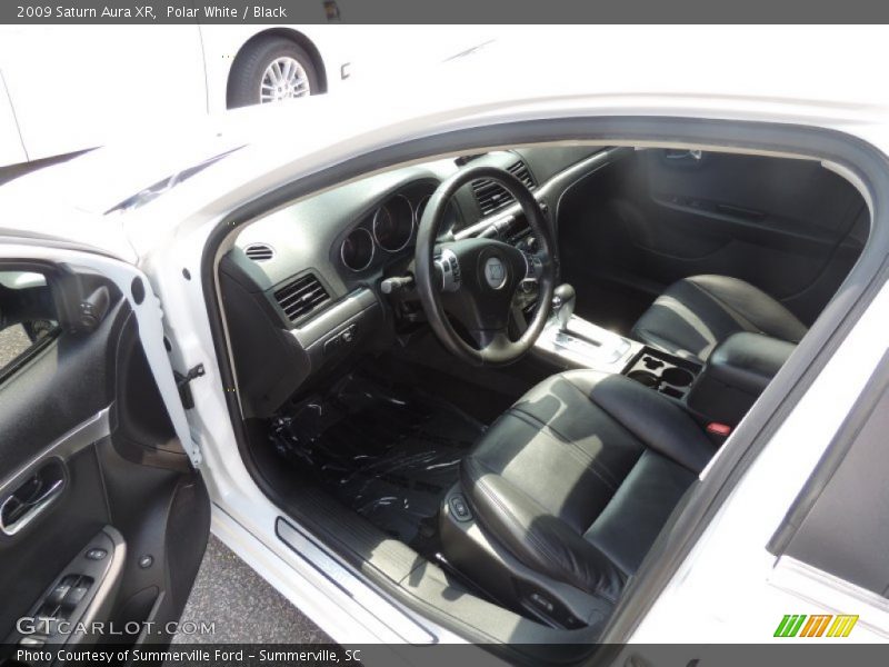 Polar White / Black 2009 Saturn Aura XR