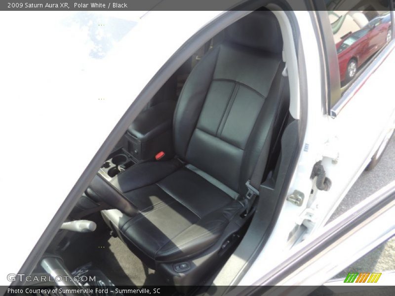 Polar White / Black 2009 Saturn Aura XR