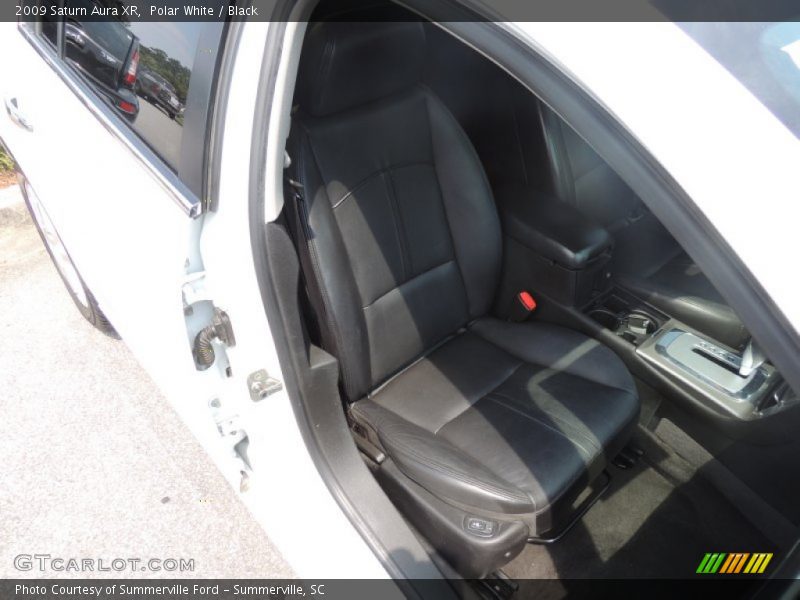 Polar White / Black 2009 Saturn Aura XR