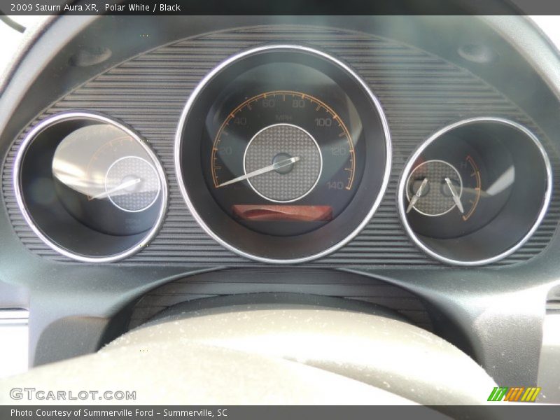 Polar White / Black 2009 Saturn Aura XR