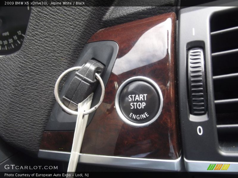 Alpine White / Black 2009 BMW X5 xDrive30i