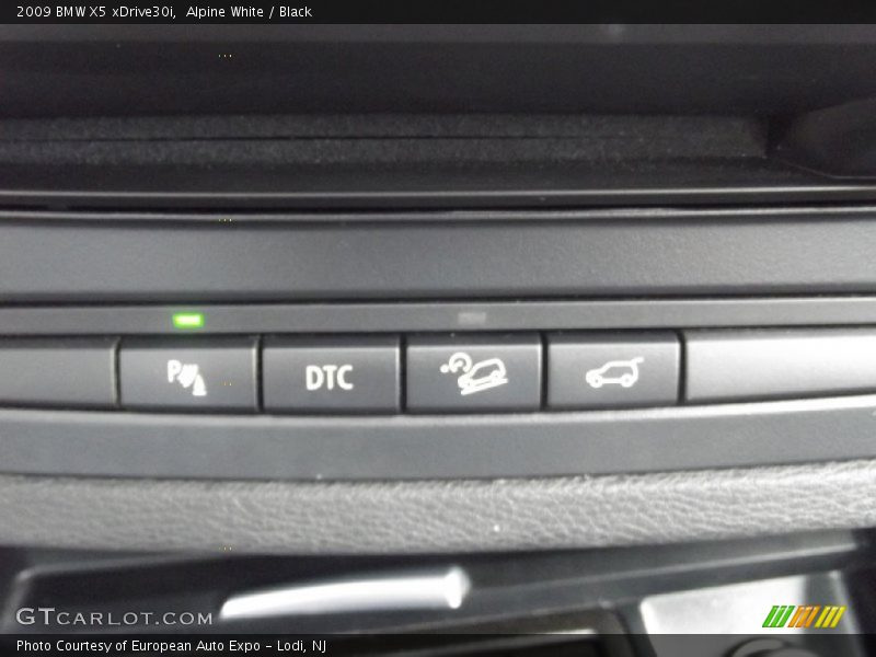 Alpine White / Black 2009 BMW X5 xDrive30i