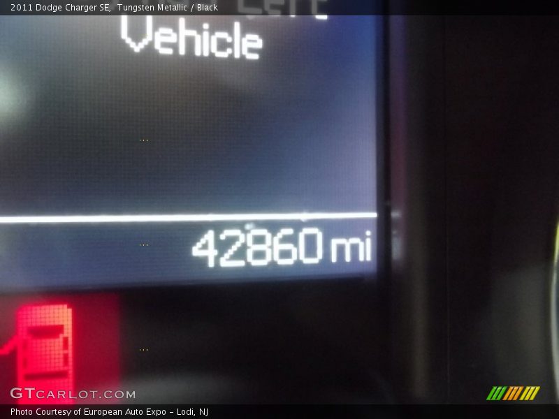 Tungsten Metallic / Black 2011 Dodge Charger SE