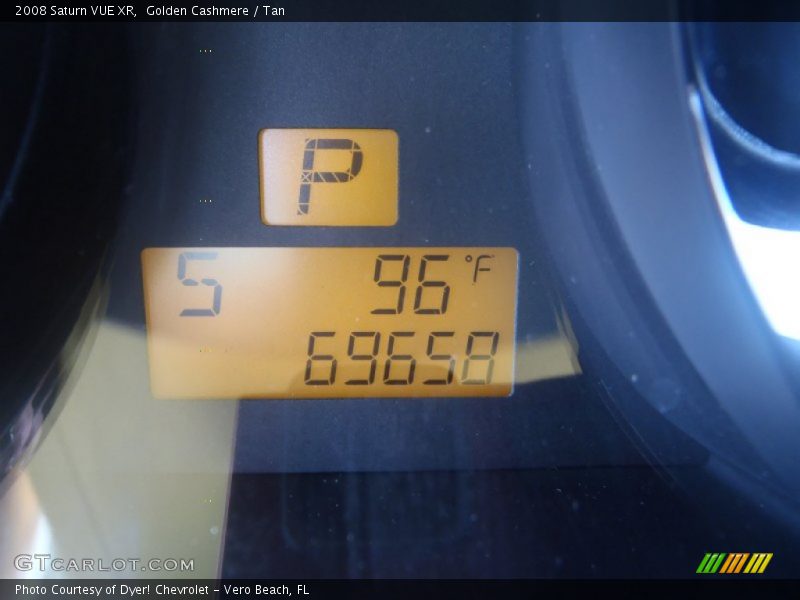 Golden Cashmere / Tan 2008 Saturn VUE XR