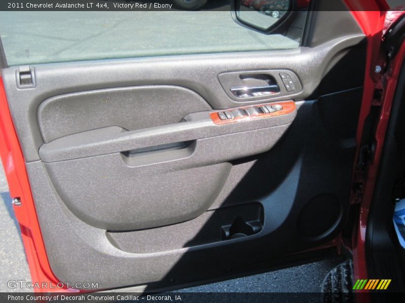 Victory Red / Ebony 2011 Chevrolet Avalanche LT 4x4