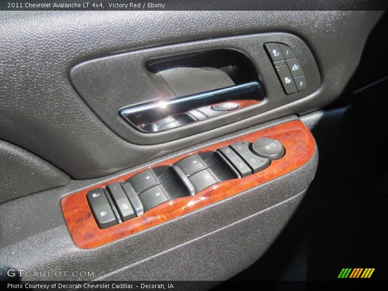 Victory Red / Ebony 2011 Chevrolet Avalanche LT 4x4