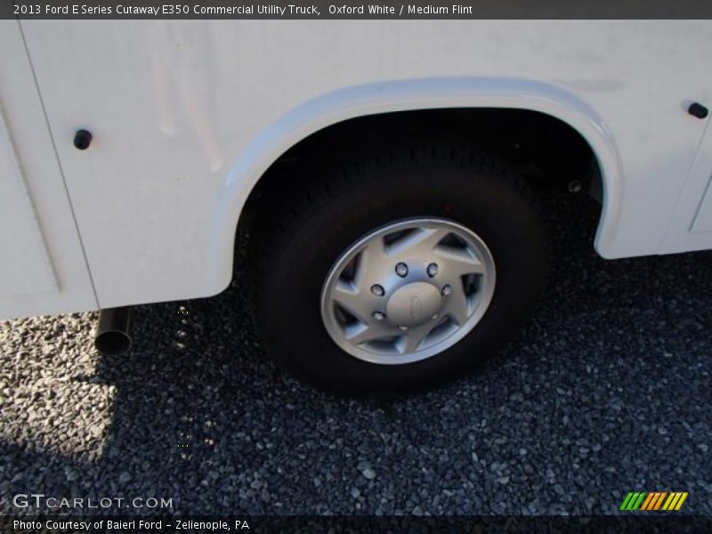 Oxford White / Medium Flint 2013 Ford E Series Cutaway E350 Commercial Utility Truck
