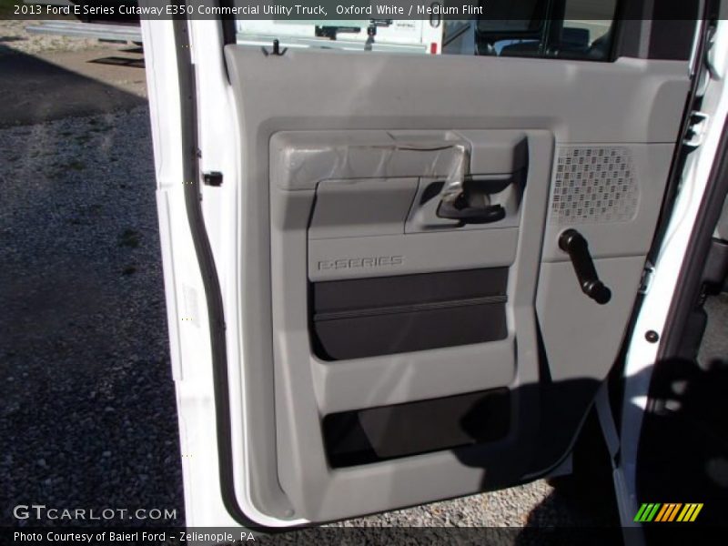 Oxford White / Medium Flint 2013 Ford E Series Cutaway E350 Commercial Utility Truck