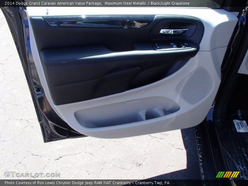 Maximum Steel Metallic / Black/Light Graystone 2014 Dodge Grand Caravan American Value Package