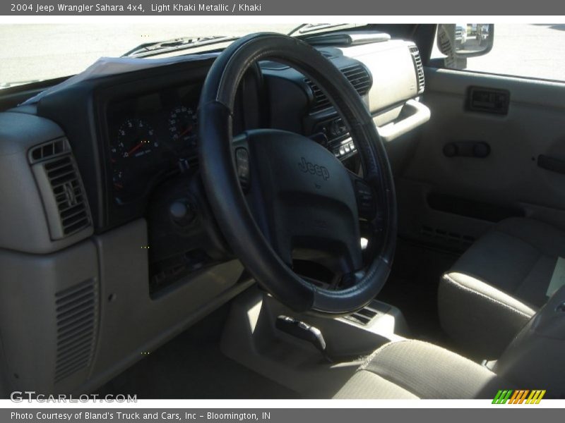Light Khaki Metallic / Khaki 2004 Jeep Wrangler Sahara 4x4