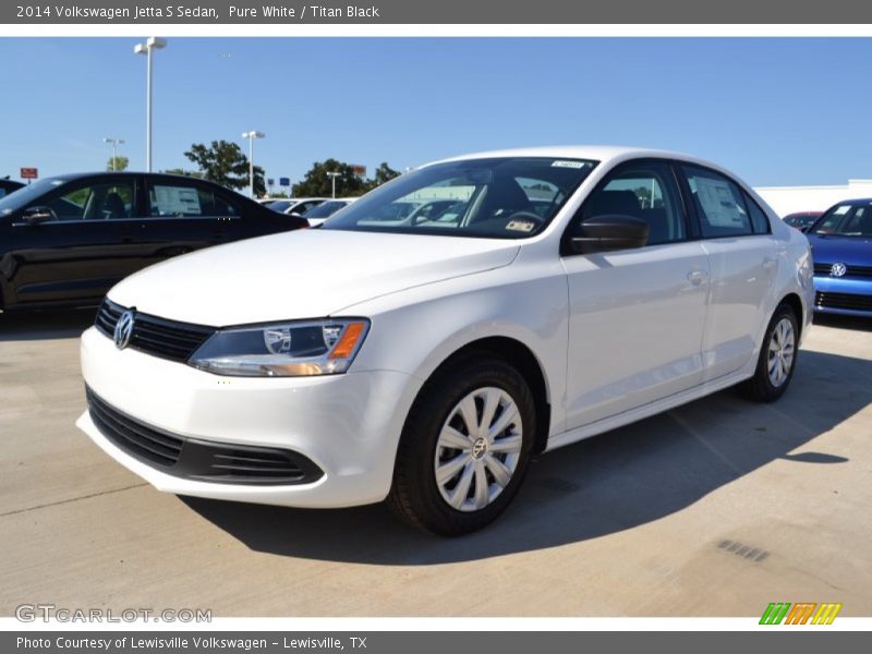 Front 3/4 View of 2014 Jetta S Sedan