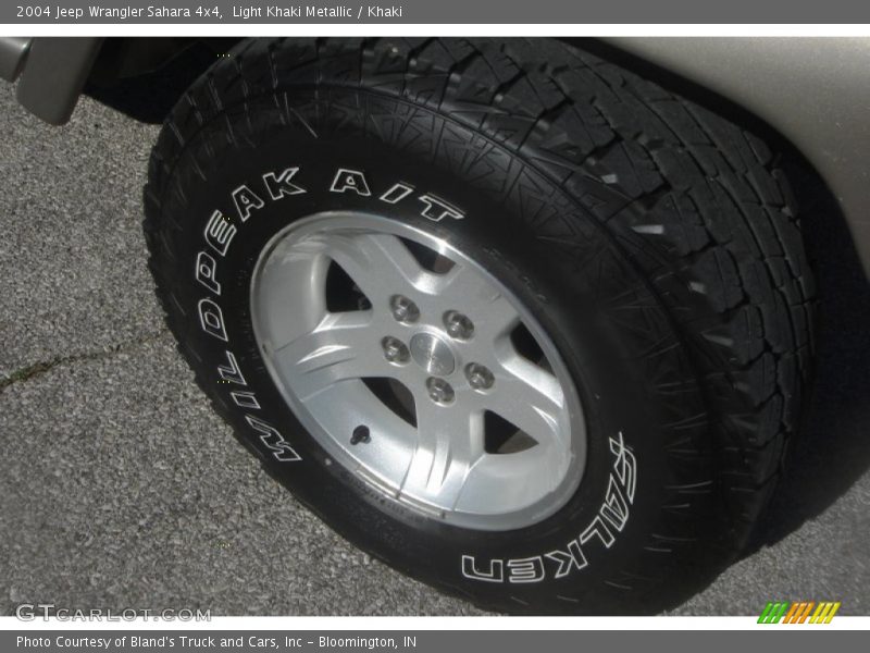 Light Khaki Metallic / Khaki 2004 Jeep Wrangler Sahara 4x4