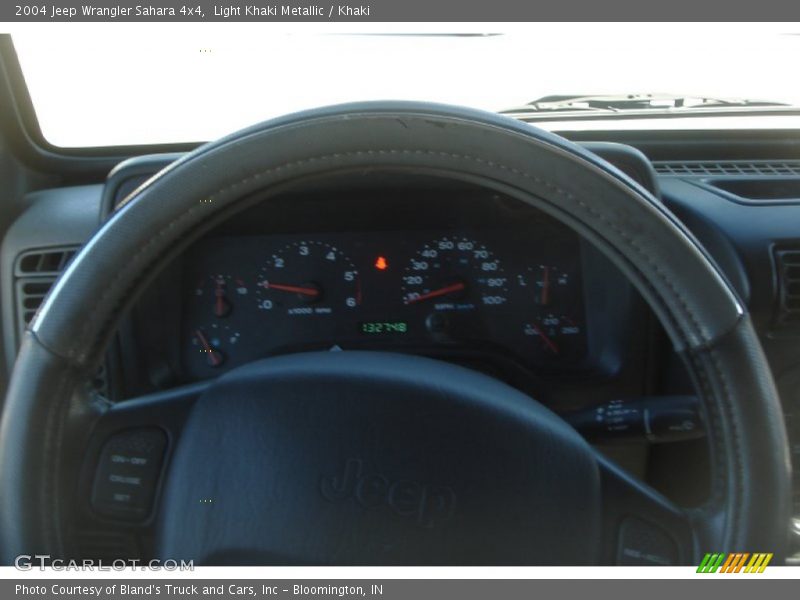 Light Khaki Metallic / Khaki 2004 Jeep Wrangler Sahara 4x4