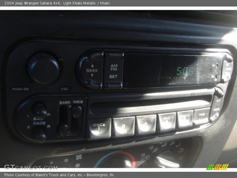 Light Khaki Metallic / Khaki 2004 Jeep Wrangler Sahara 4x4