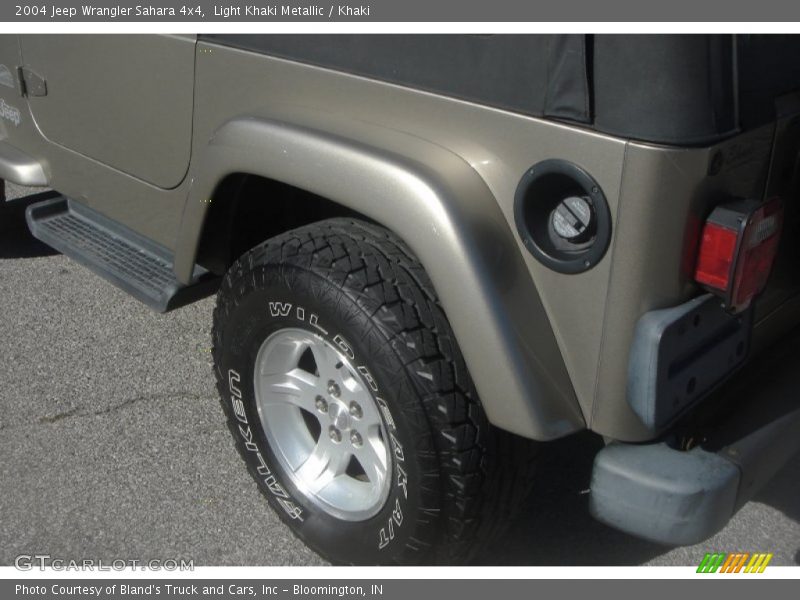 Light Khaki Metallic / Khaki 2004 Jeep Wrangler Sahara 4x4