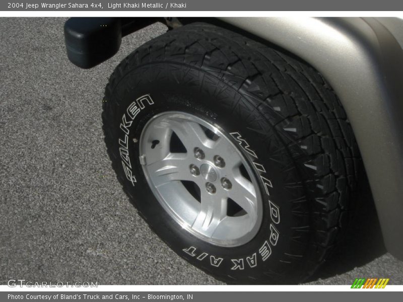 Light Khaki Metallic / Khaki 2004 Jeep Wrangler Sahara 4x4