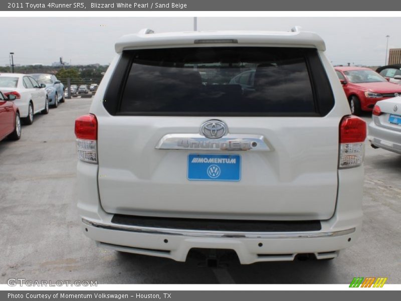 Blizzard White Pearl / Sand Beige 2011 Toyota 4Runner SR5
