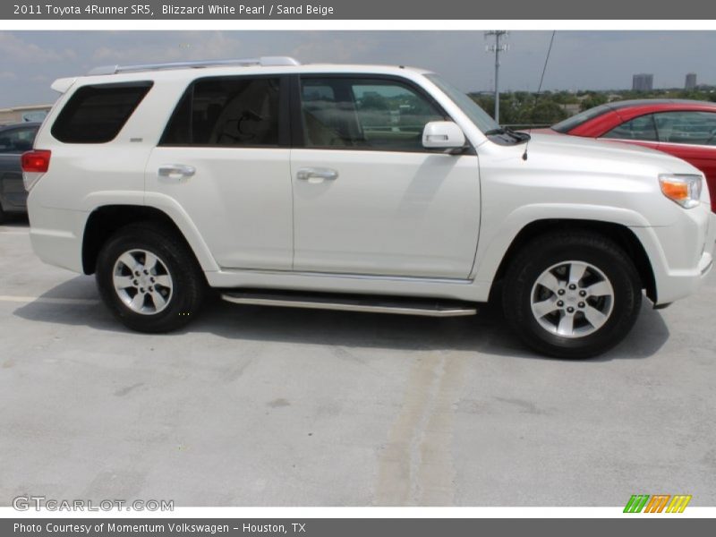 Blizzard White Pearl / Sand Beige 2011 Toyota 4Runner SR5