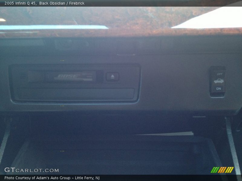 Black Obsidian / Firebrick 2005 Infiniti Q 45