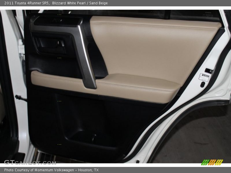 Blizzard White Pearl / Sand Beige 2011 Toyota 4Runner SR5