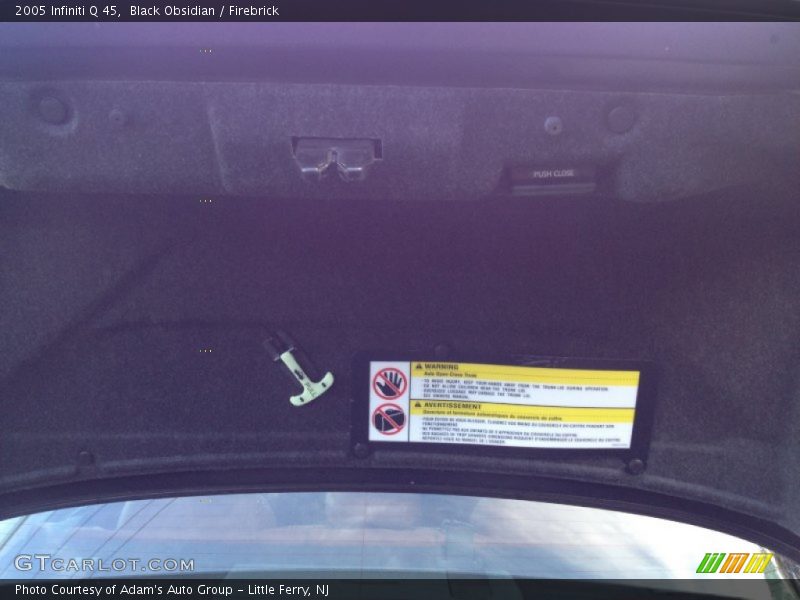 Black Obsidian / Firebrick 2005 Infiniti Q 45