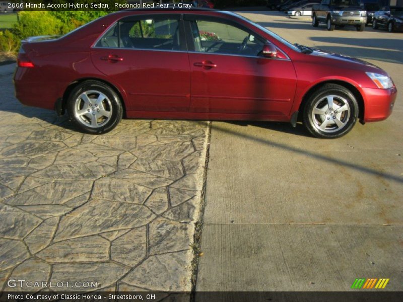 Redondo Red Pearl / Gray 2006 Honda Accord Hybrid Sedan