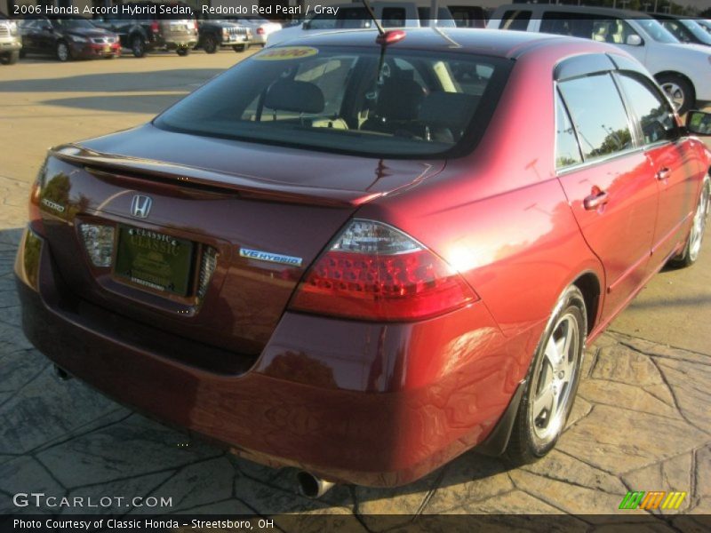 Redondo Red Pearl / Gray 2006 Honda Accord Hybrid Sedan