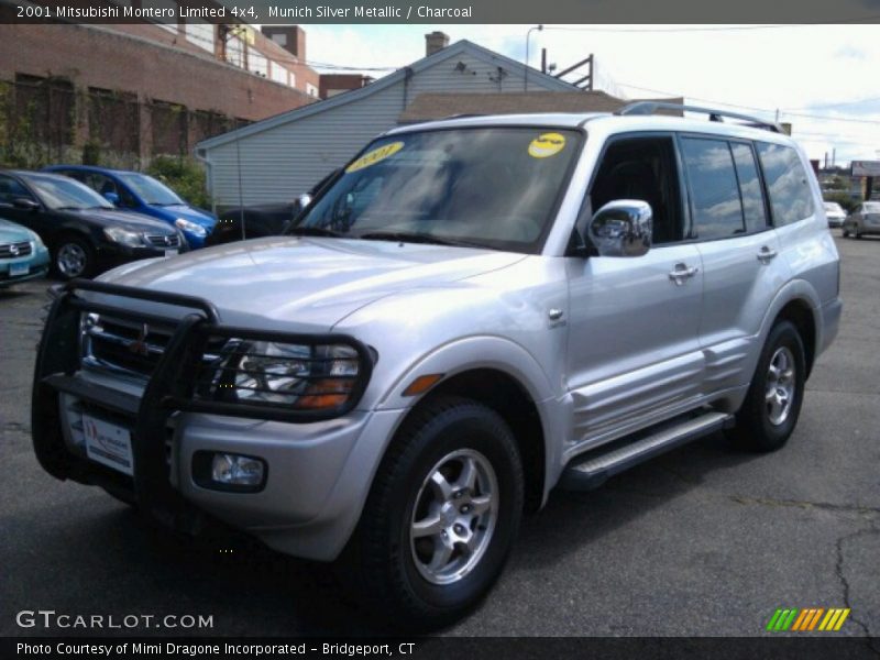 Munich Silver Metallic / Charcoal 2001 Mitsubishi Montero Limited 4x4