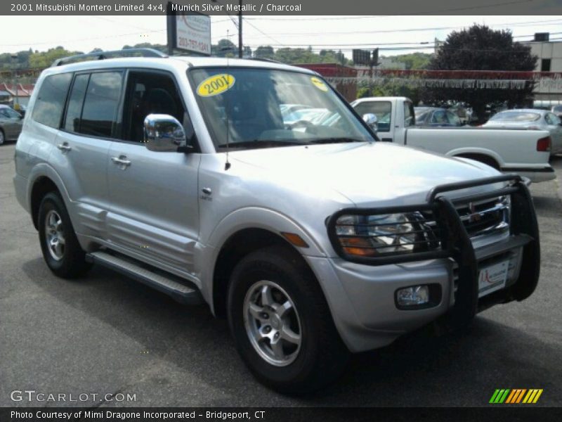 Munich Silver Metallic / Charcoal 2001 Mitsubishi Montero Limited 4x4