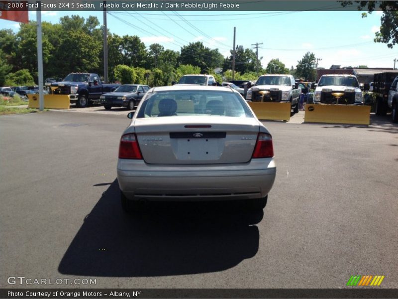 Pueblo Gold Metallic / Dark Pebble/Light Pebble 2006 Ford Focus ZX4 S Sedan