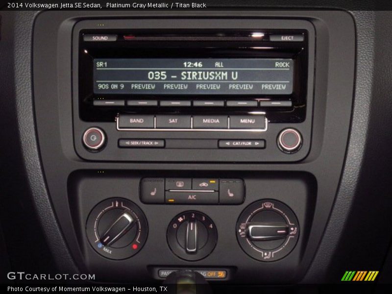 Platinum Gray Metallic / Titan Black 2014 Volkswagen Jetta SE Sedan