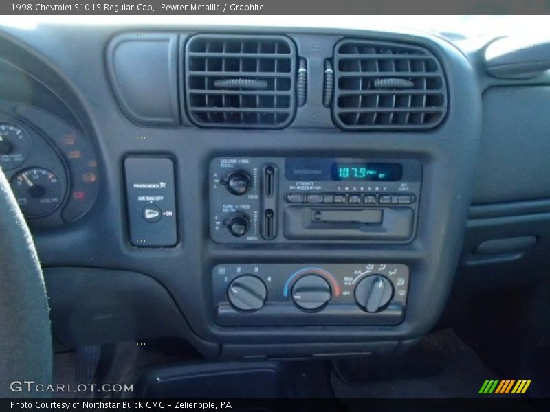 Pewter Metallic / Graphite 1998 Chevrolet S10 LS Regular Cab