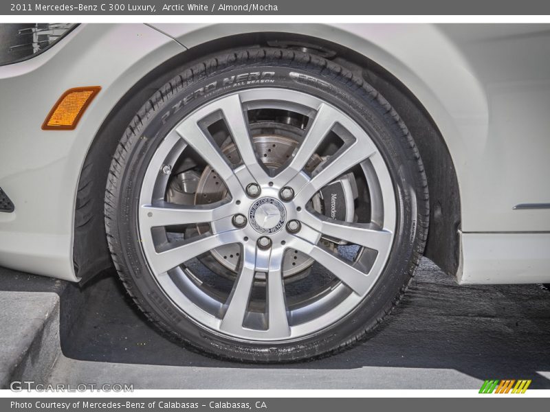 Arctic White / Almond/Mocha 2011 Mercedes-Benz C 300 Luxury