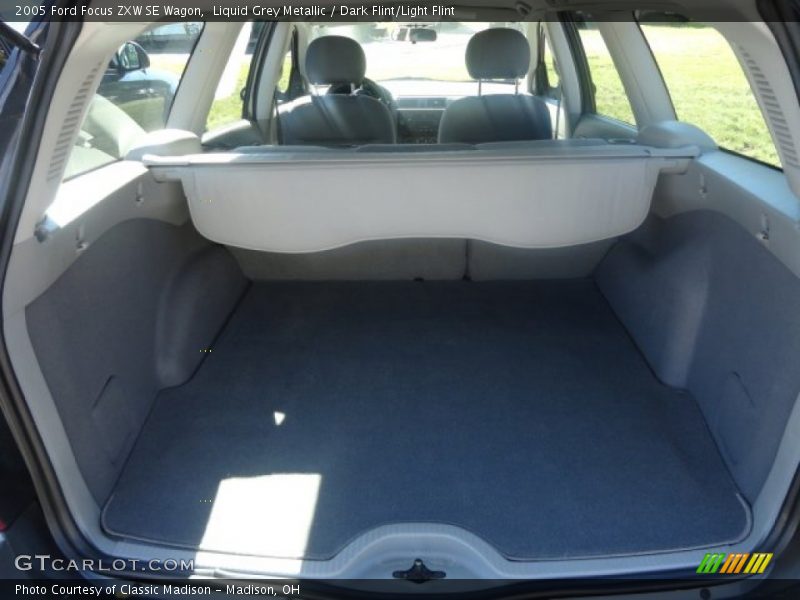 Liquid Grey Metallic / Dark Flint/Light Flint 2005 Ford Focus ZXW SE Wagon