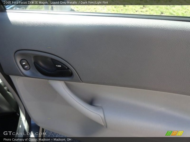 Liquid Grey Metallic / Dark Flint/Light Flint 2005 Ford Focus ZXW SE Wagon
