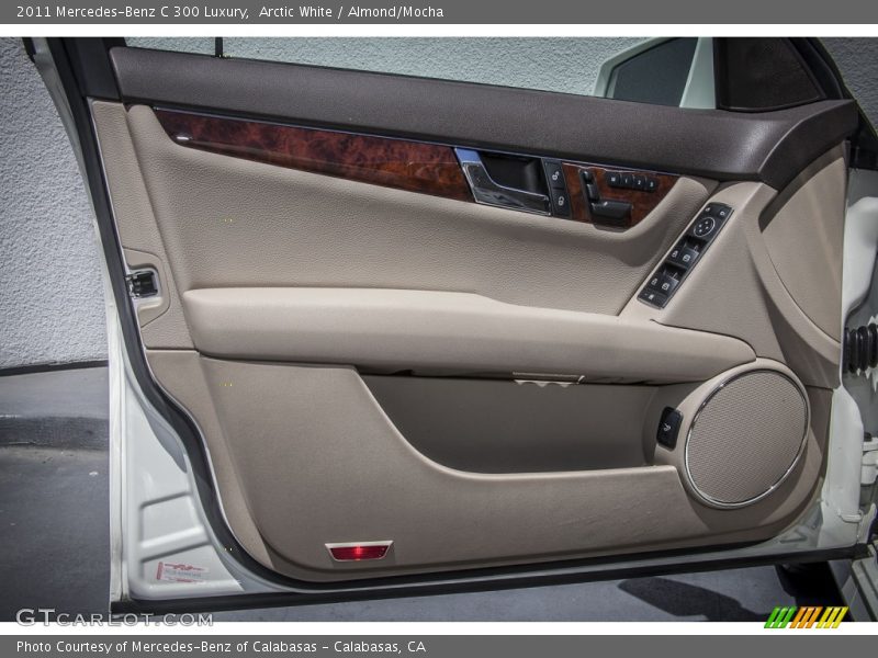Arctic White / Almond/Mocha 2011 Mercedes-Benz C 300 Luxury