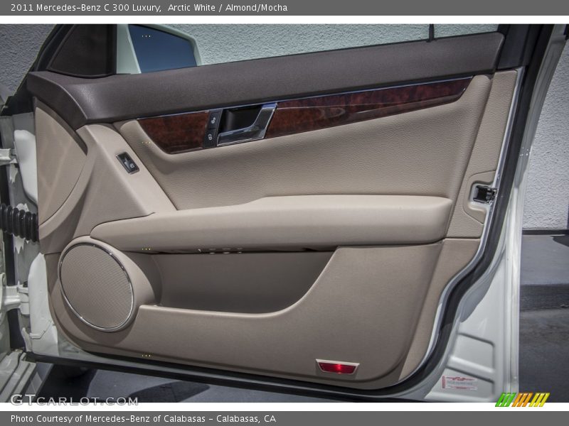Arctic White / Almond/Mocha 2011 Mercedes-Benz C 300 Luxury
