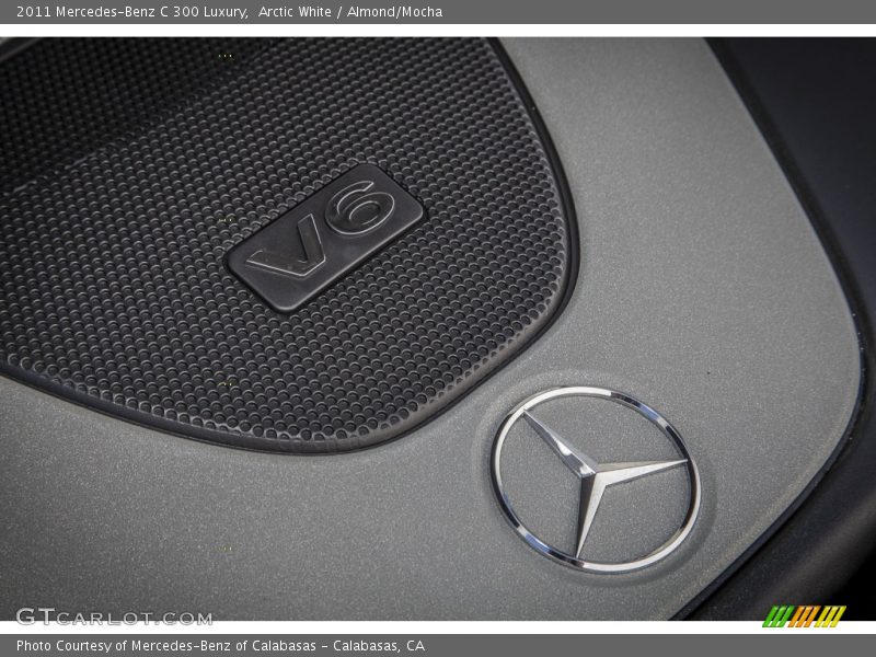 Arctic White / Almond/Mocha 2011 Mercedes-Benz C 300 Luxury