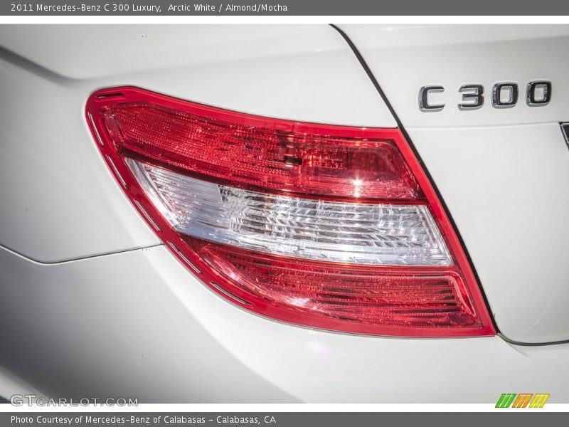 Arctic White / Almond/Mocha 2011 Mercedes-Benz C 300 Luxury