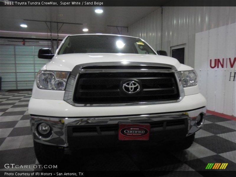 Super White / Sand Beige 2011 Toyota Tundra CrewMax