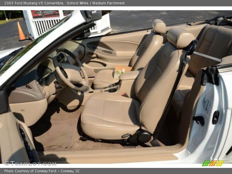 Oxford White / Medium Parchment 2003 Ford Mustang V6 Convertible