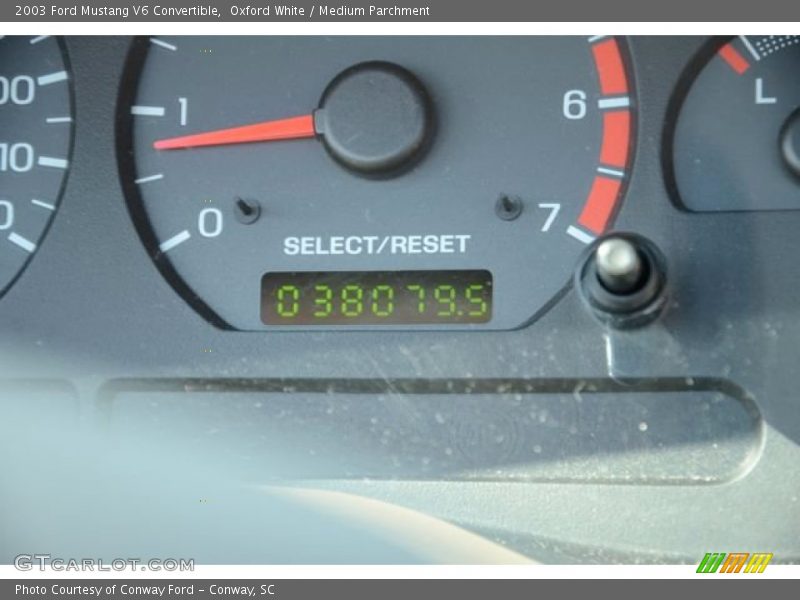 Oxford White / Medium Parchment 2003 Ford Mustang V6 Convertible