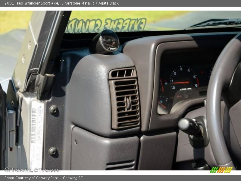 Silverstone Metallic / Agate Black 2001 Jeep Wrangler Sport 4x4