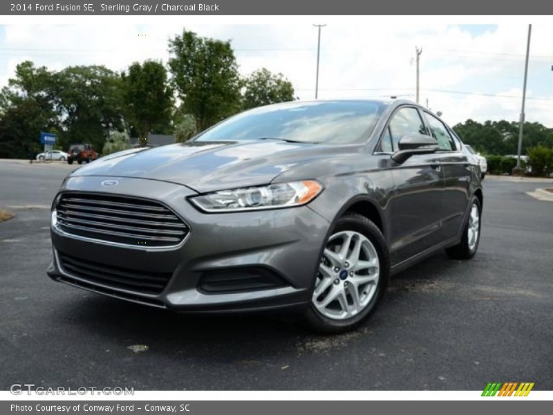 Front 3/4 View of 2014 Fusion SE