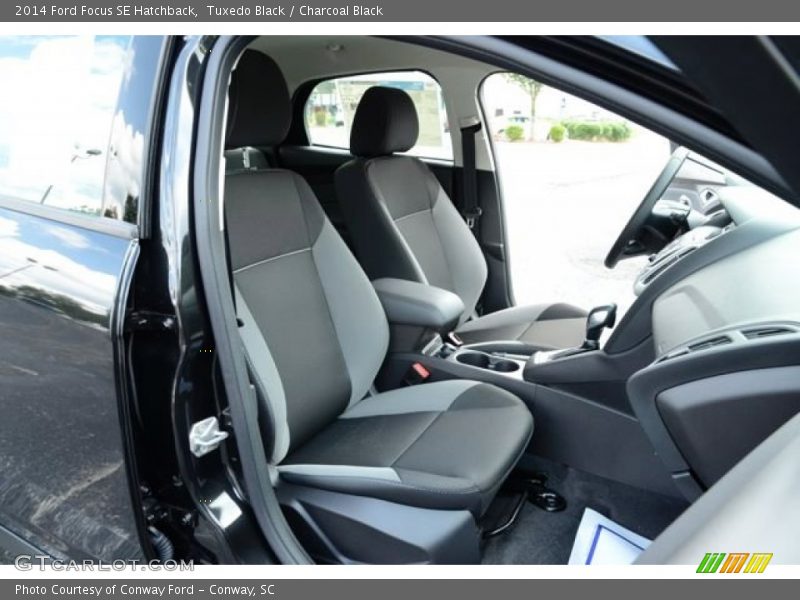 Tuxedo Black / Charcoal Black 2014 Ford Focus SE Hatchback