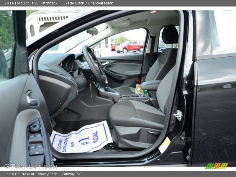 Tuxedo Black / Charcoal Black 2014 Ford Focus SE Hatchback
