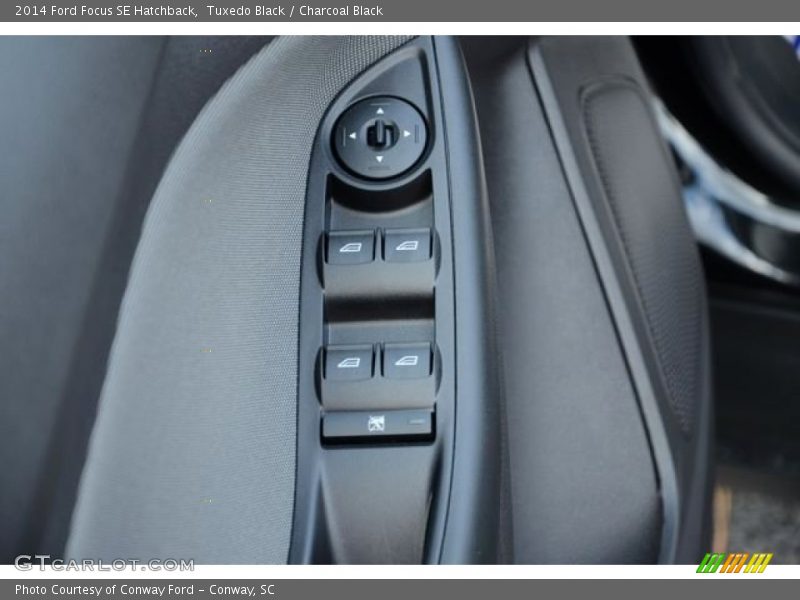 Tuxedo Black / Charcoal Black 2014 Ford Focus SE Hatchback