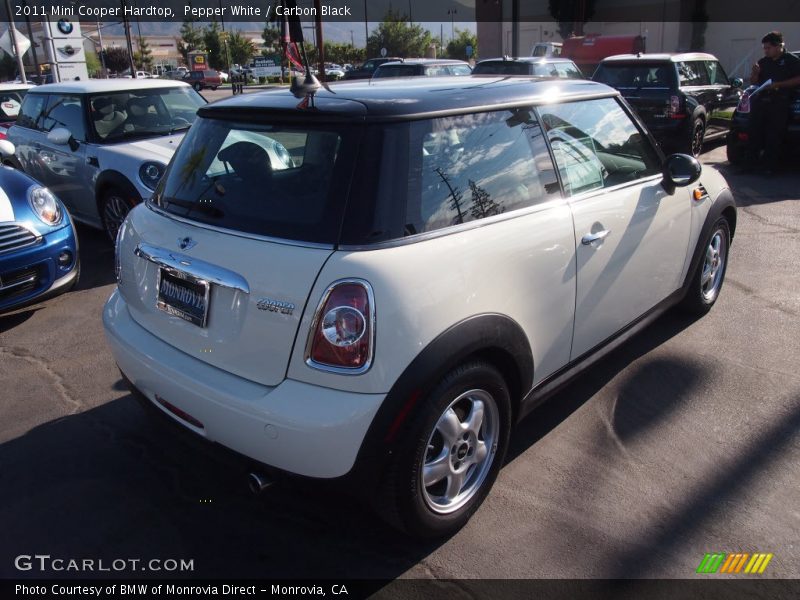 Pepper White / Carbon Black 2011 Mini Cooper Hardtop