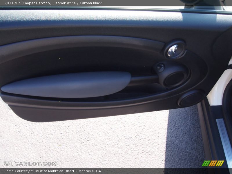 Pepper White / Carbon Black 2011 Mini Cooper Hardtop