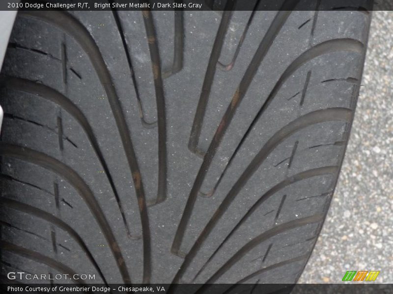 Bright Silver Metallic / Dark Slate Gray 2010 Dodge Challenger R/T